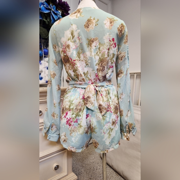 Cotton Candy Floral Mini Romper Dress Sz. Medium - Picture 2 of 5